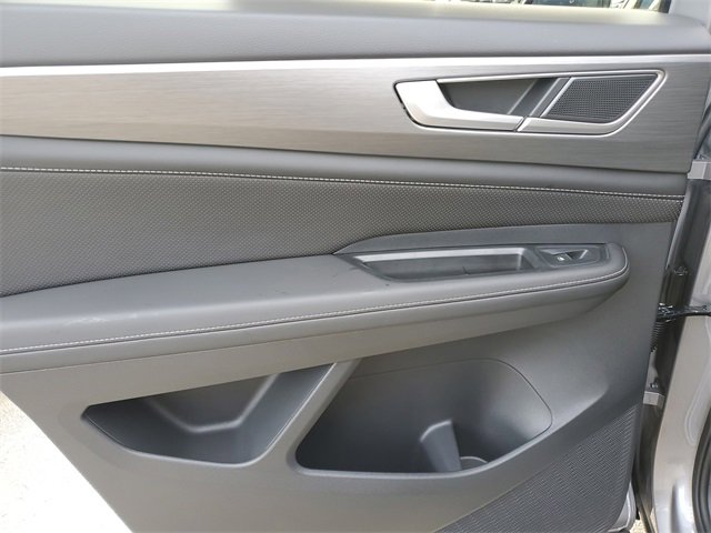 Used 2025 Volkswagen Atlas Cross Sport SE image 12