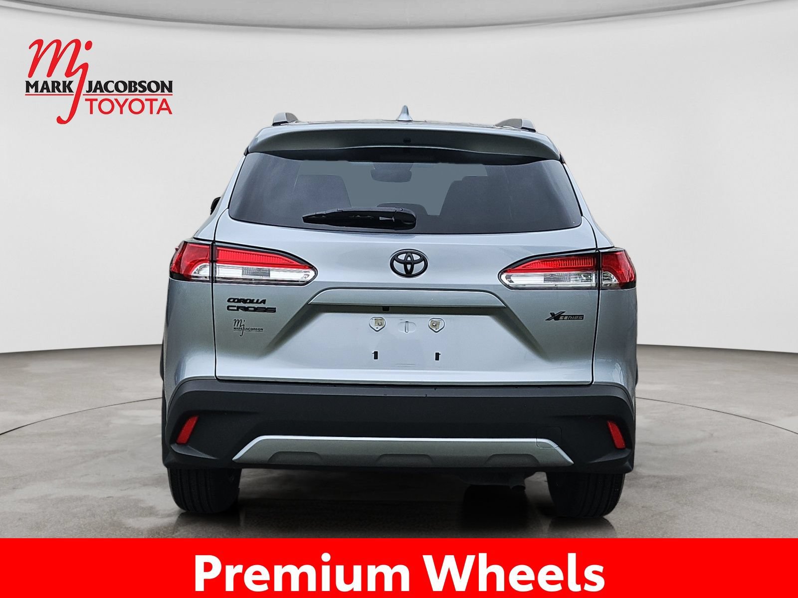Used 2024 Toyota Corolla Cross LE FWD image 11