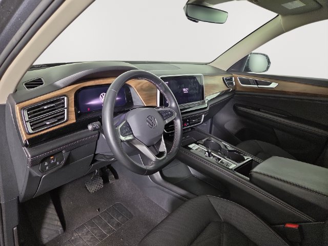 Used 2024 Volkswagen Atlas SE AWD/4WD image 14