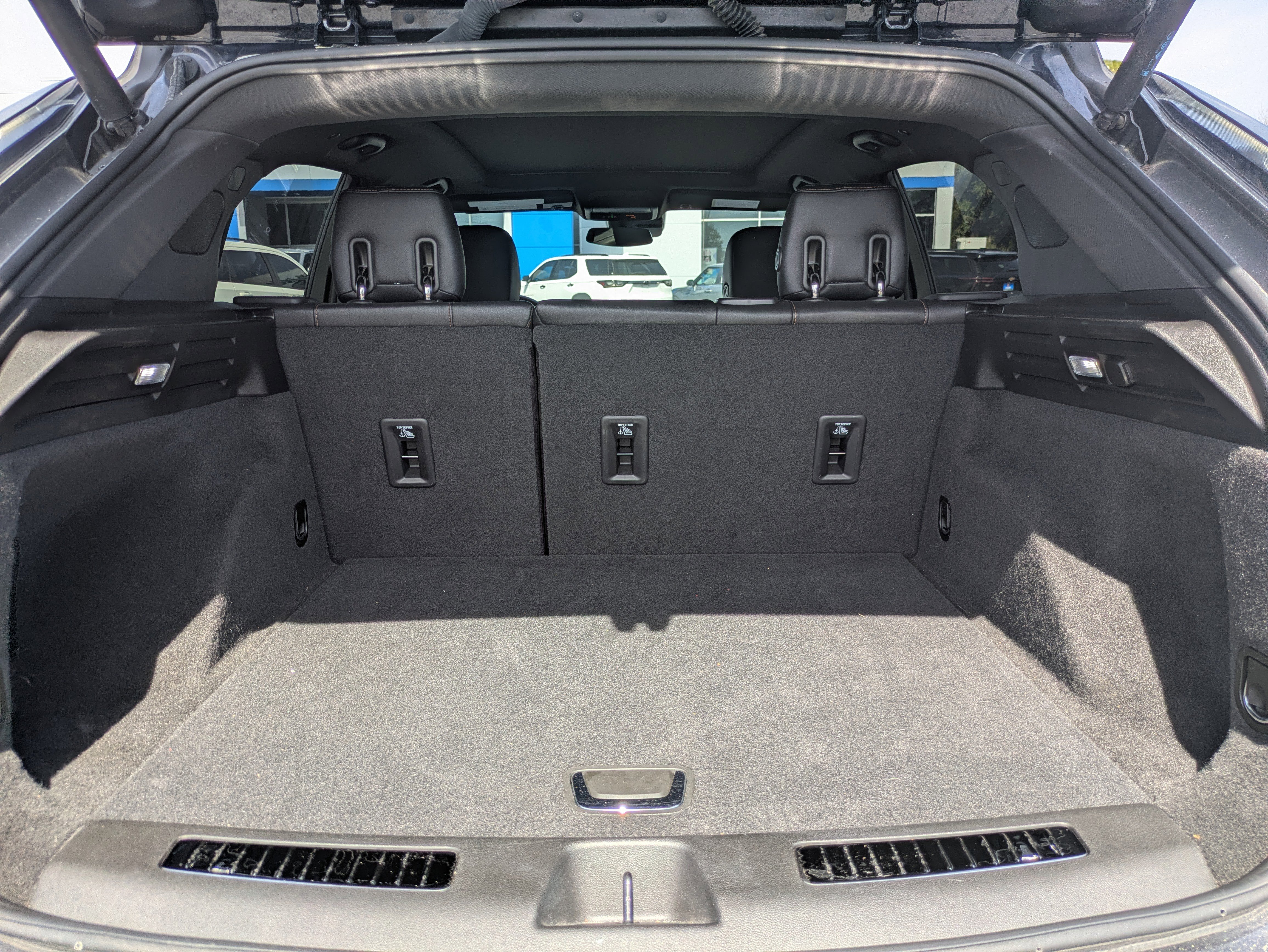 Used 2023 Cadillac XT4 Sport w/ Cold Weather Package image 7