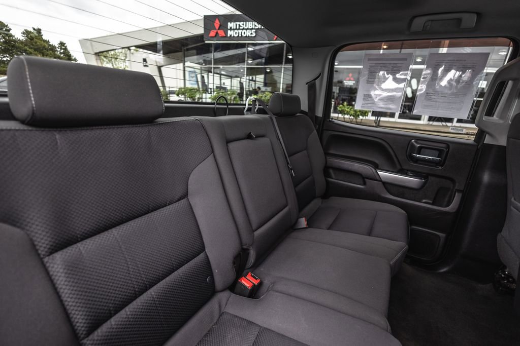 Used 2018 Chevrolet Silverado 1500 LT w/ All Star Edition AWD/4WD image 38