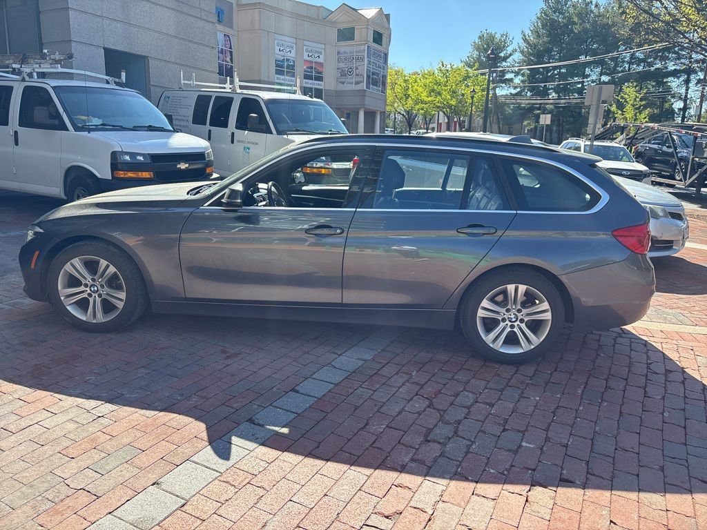 Used 2017 BMW 330i xDrive Wagon image 6