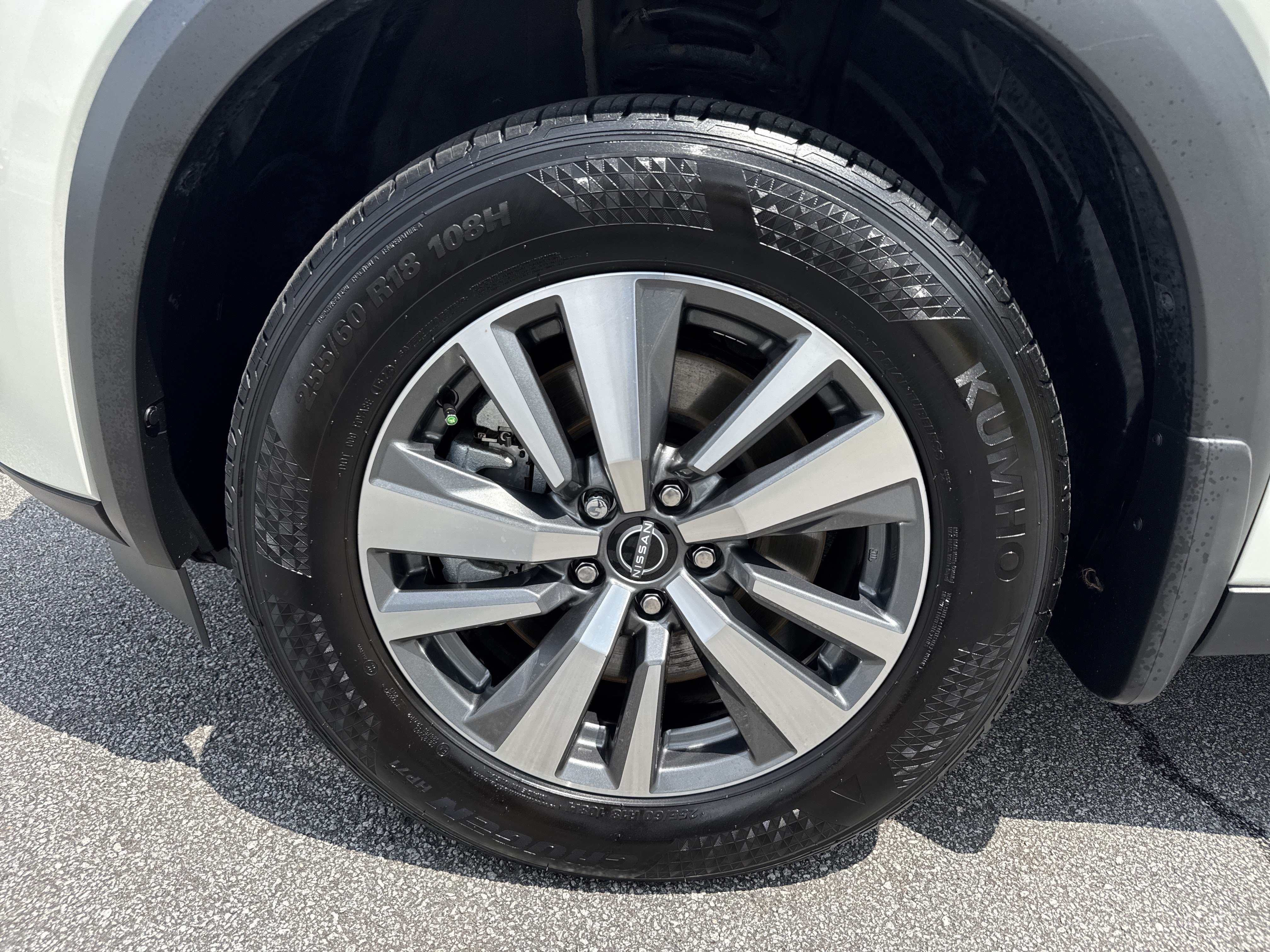 Used 2024 Nissan Pathfinder SL FWD image 10
