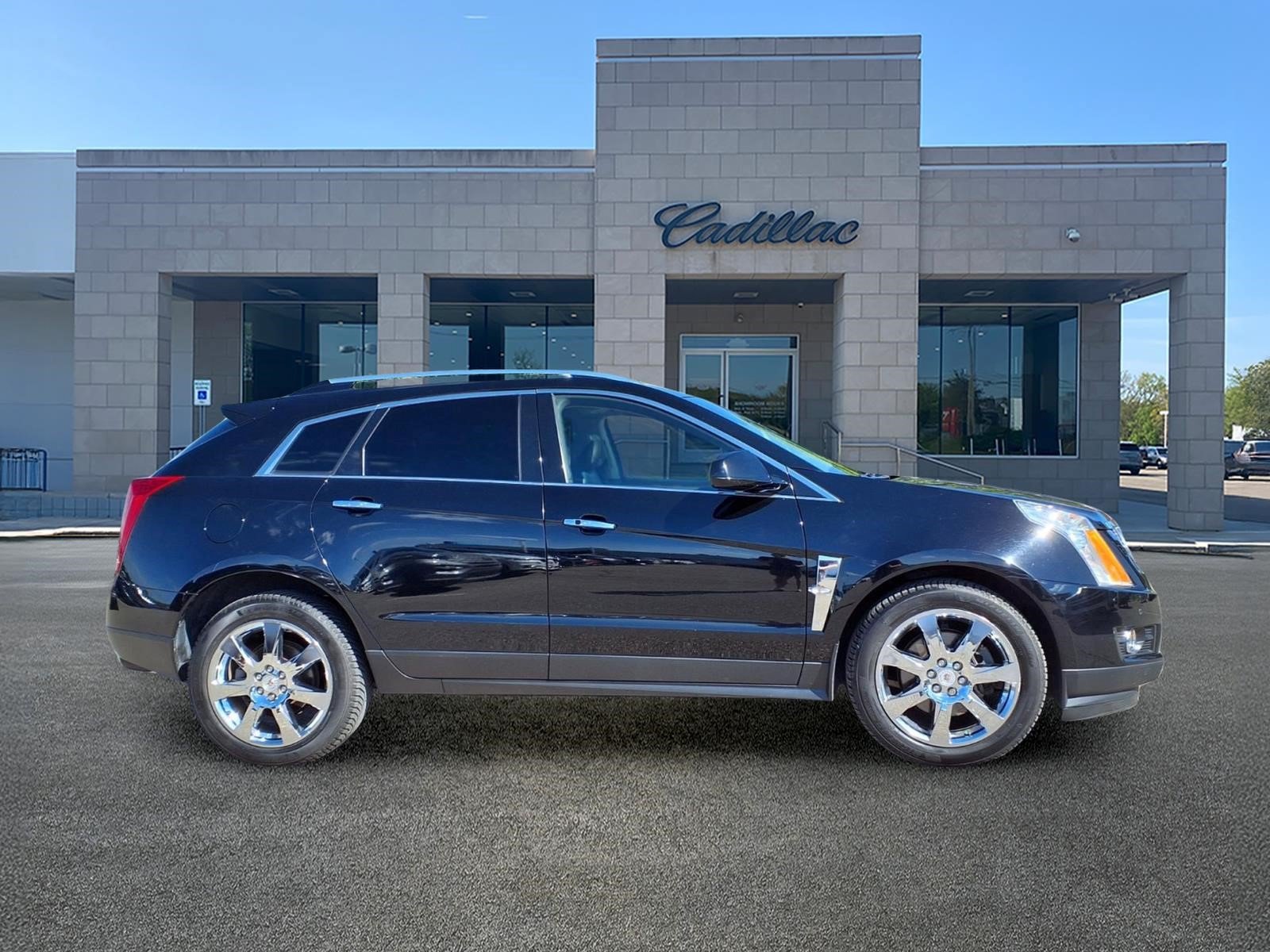Used 2010 Cadillac SRX Premium AWD/4WD image 4