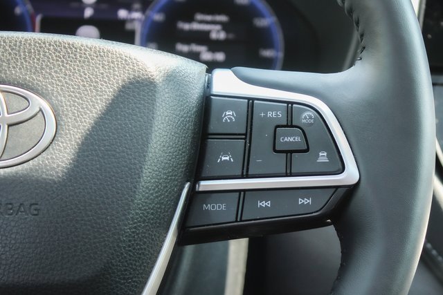 Used 2025 Toyota Grand Highlander AWD image 33