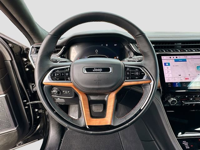 Used 2025 Jeep Grand Cherokee Summit image 11