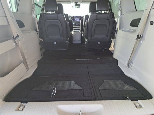 Used 2024 Chrysler Pacifica Touring-L FWD image 26