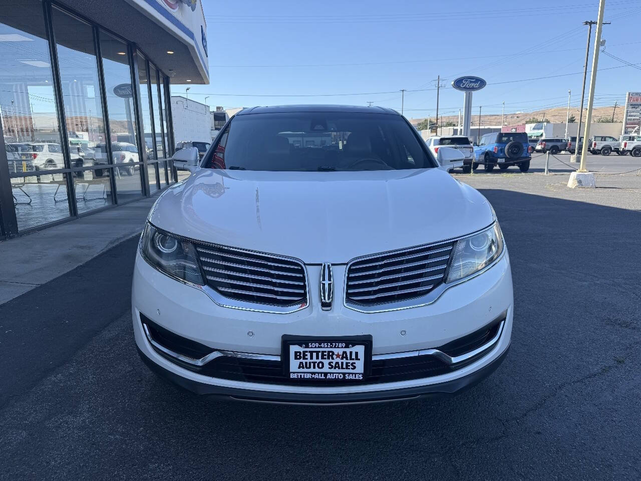 Used 2016 Lincoln MKX Reserve w/ Technology Package FWD image 2