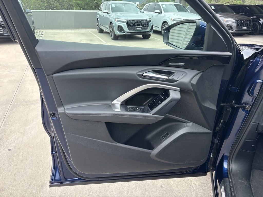 Used 2025 Audi Q5 Premium Plus w/ Premium Plus AWD/4WD image 10