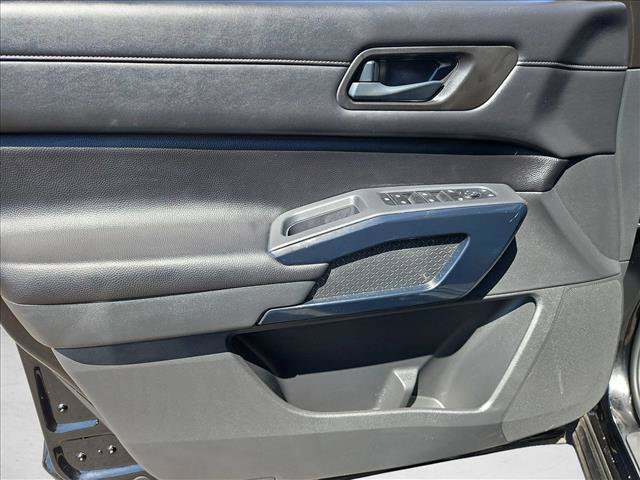 Certified 2025 Nissan Pathfinder S FWD image 9