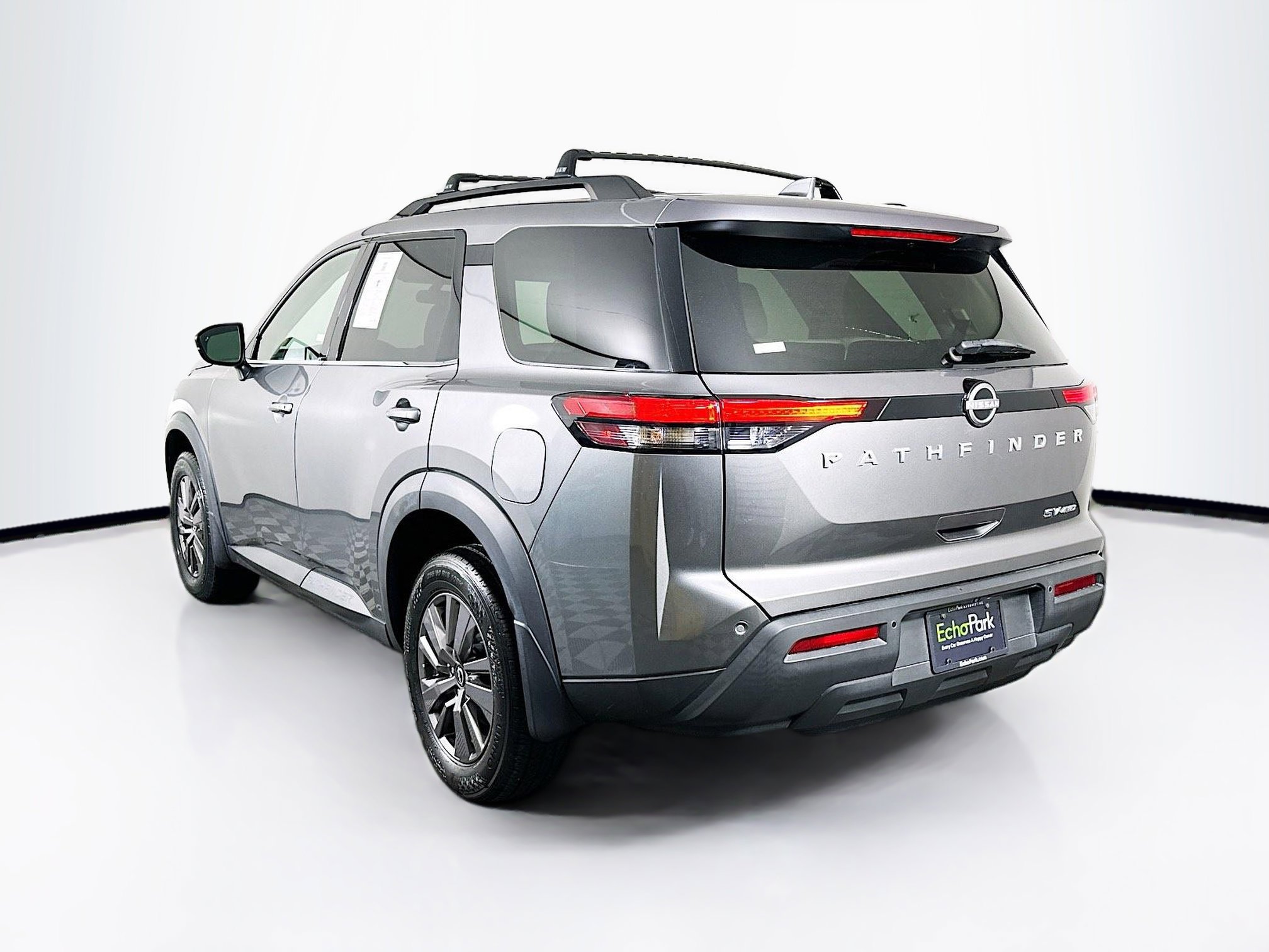 Used 2023 Nissan Pathfinder SV AWD/4WD image 5
