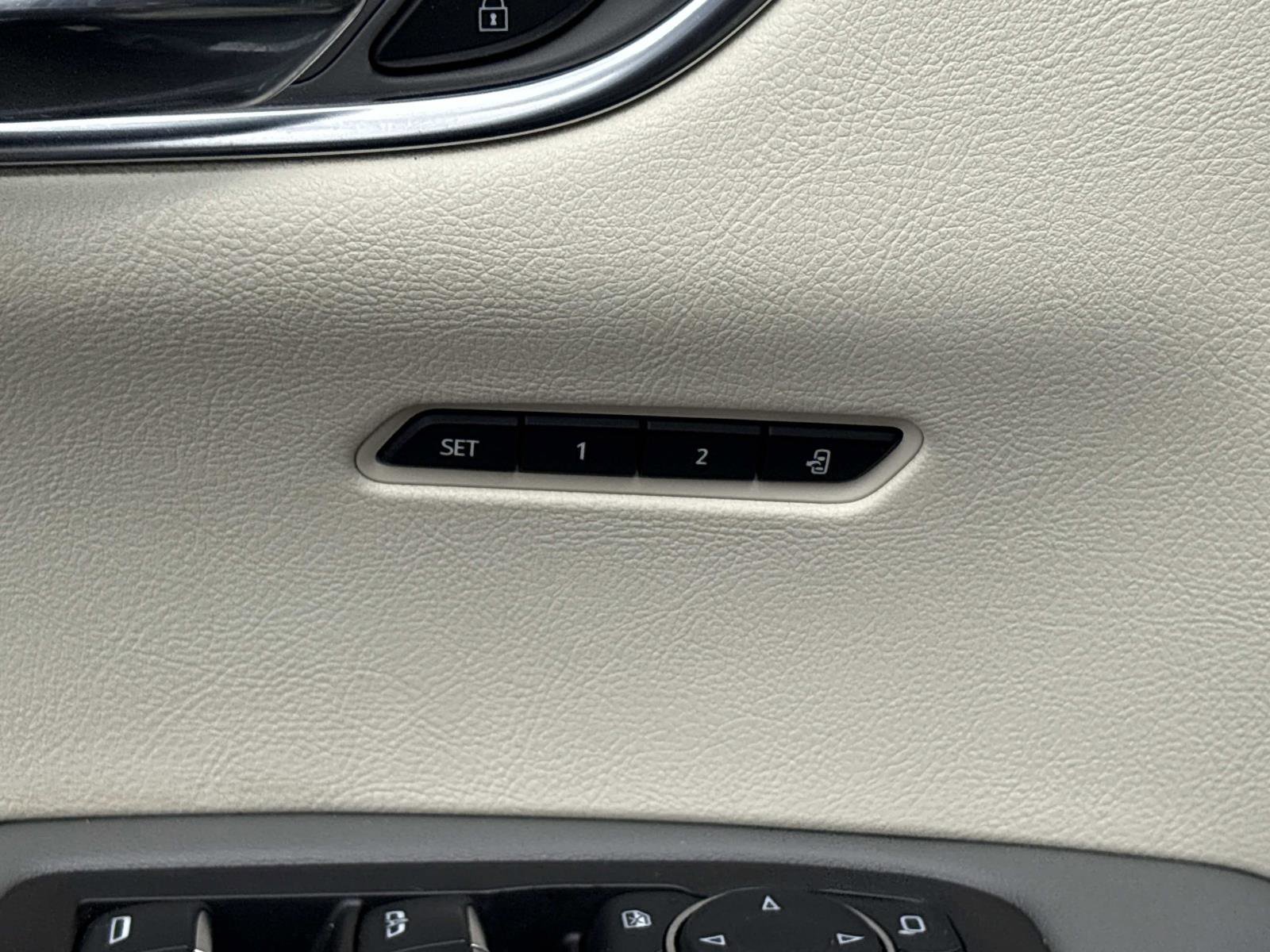 Used 2021 Cadillac XT6 Premium Luxury AWD/4WD image 12