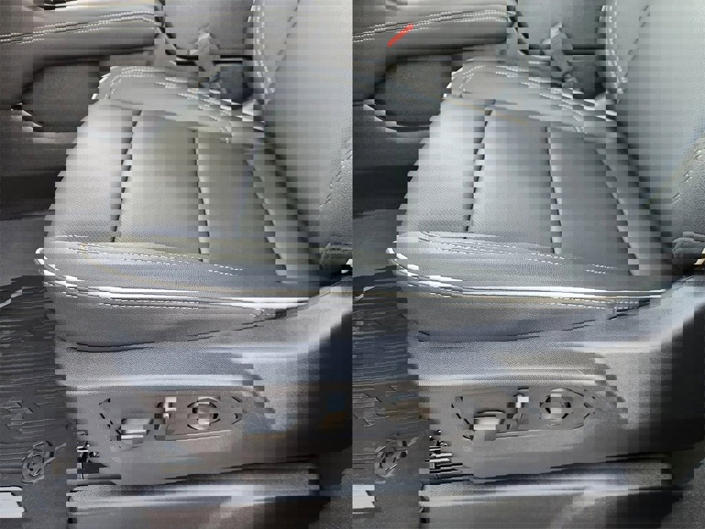 New 2026 GMC Yukon Elevation w/ Elevation Premium Package image 16