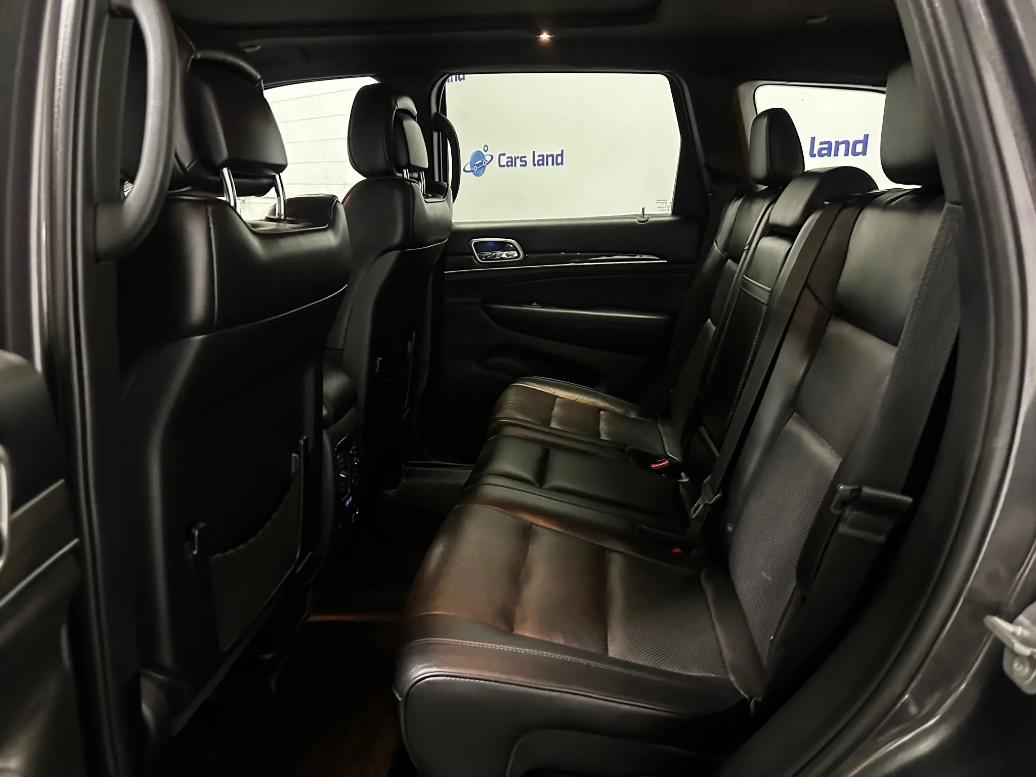 Used 2018 Jeep Grand Cherokee Overland image 13