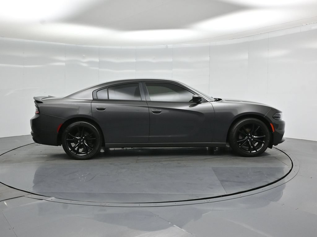 Used 2017 Dodge Charger SE w/ Blacktop Package RWD image 24