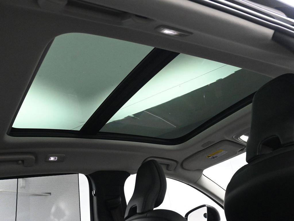 Used 2023 Volvo S90 B6 Plus image 19