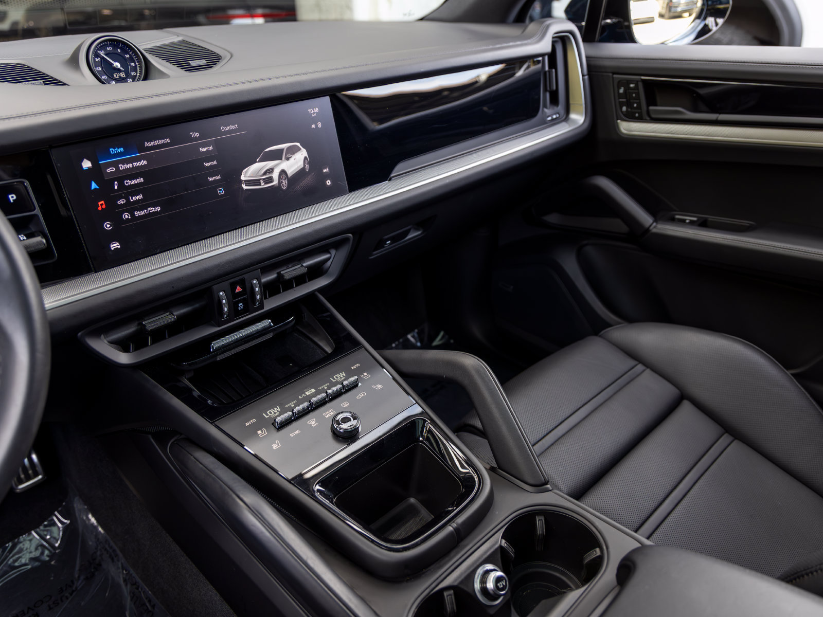 Certified 2025 Porsche Cayenne S AWD/4WD image 46