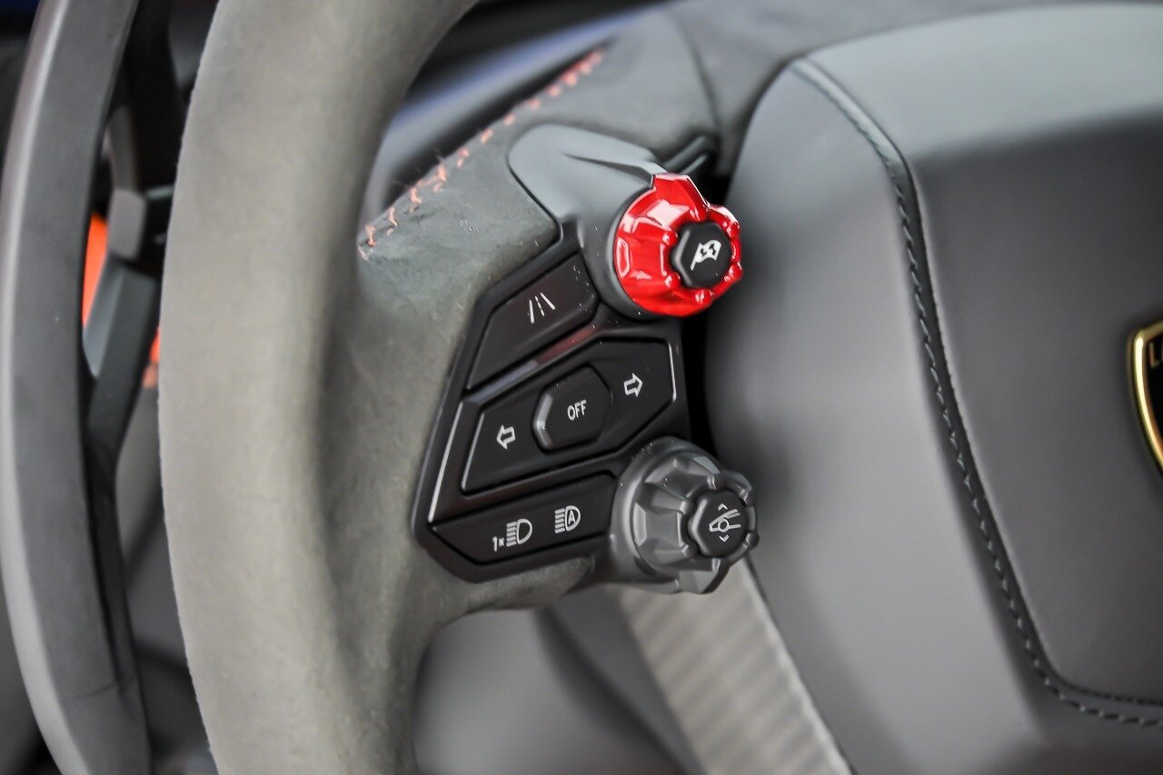 Used 2024 Lamborghini Revuelto AWD/4WD image 24