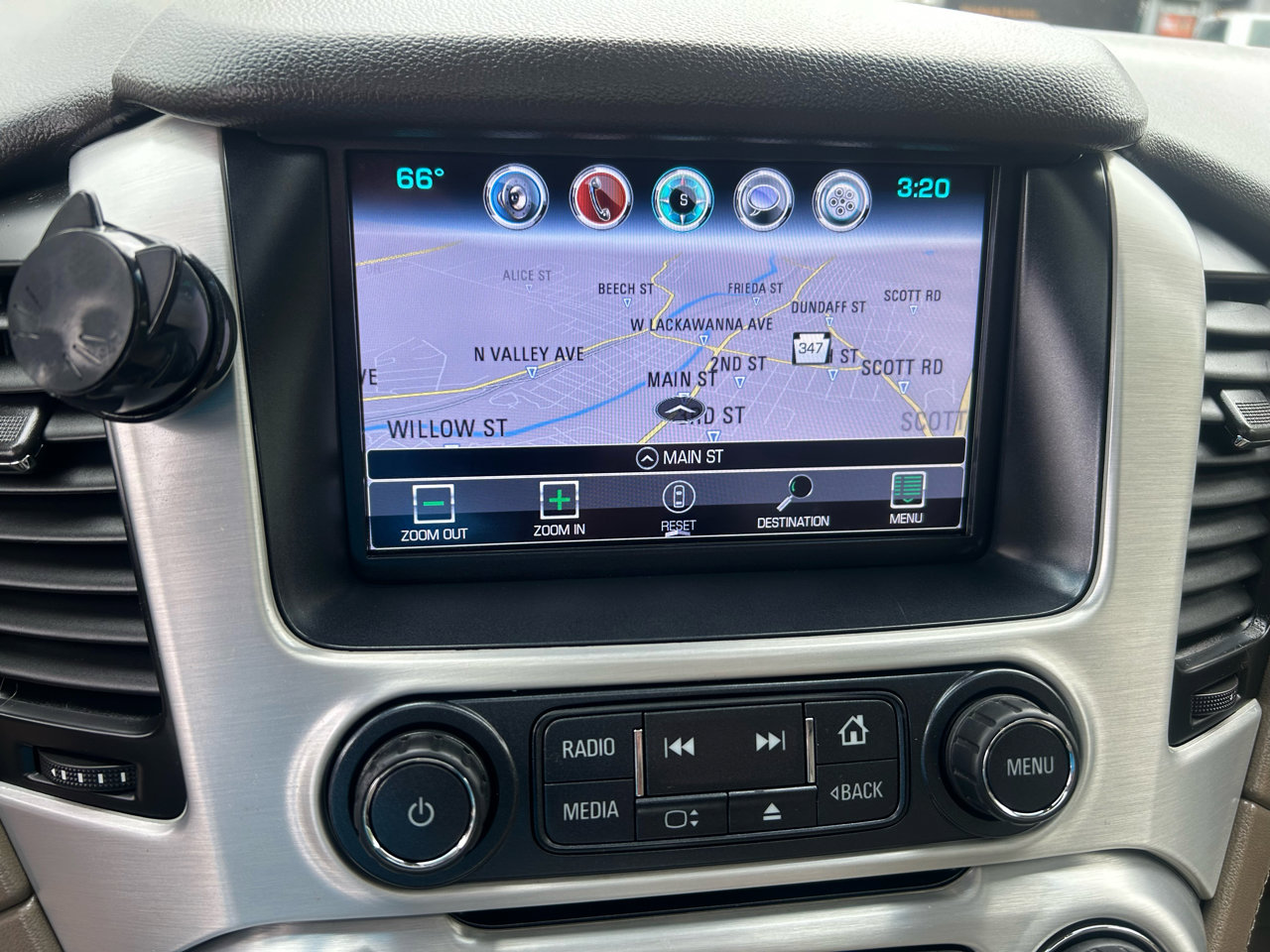 Used 2017 GMC Yukon SLT w/ Premium Edition image 16