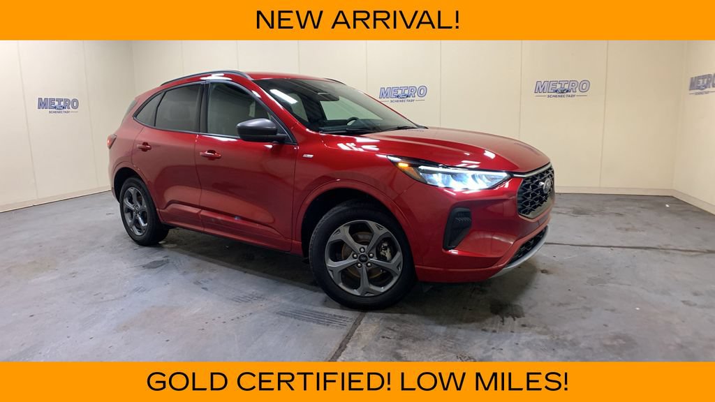 Used 2024 Ford Escape ST-Line w/ Tech Pack #1 AWD/4WD image 1