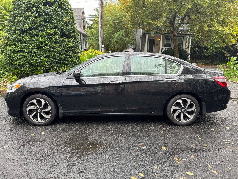 Used 2017 Honda Accord EX-L image 56