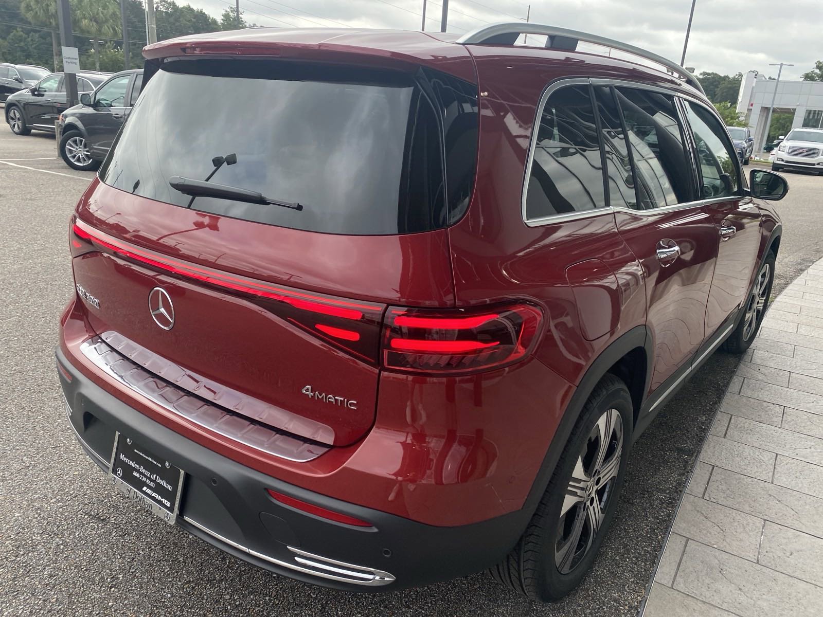 New 2024 Mercedes-Benz EQB 300 4MATIC image 4