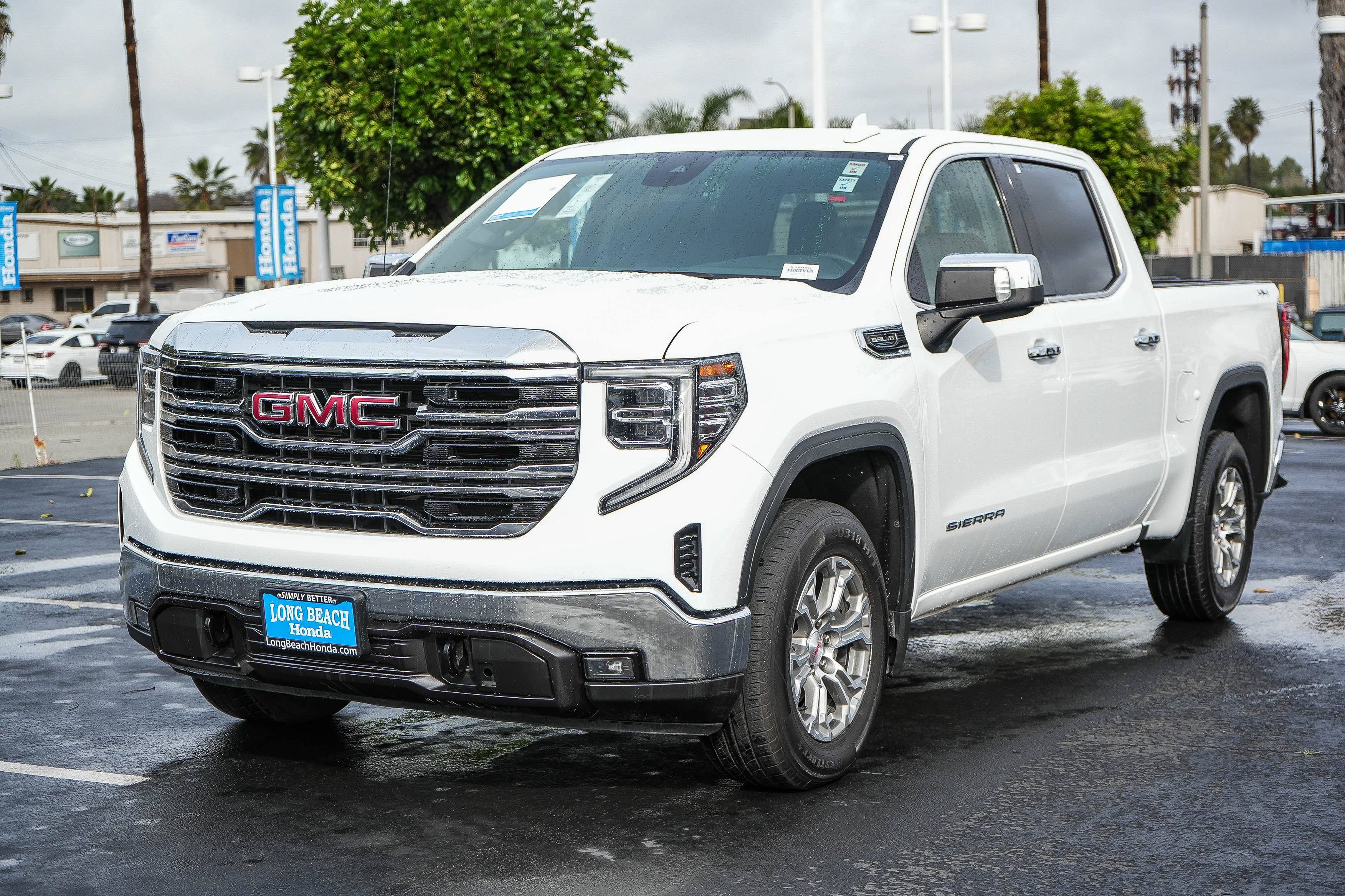 Used 2024 GMC Sierra 1500 SLT image 3