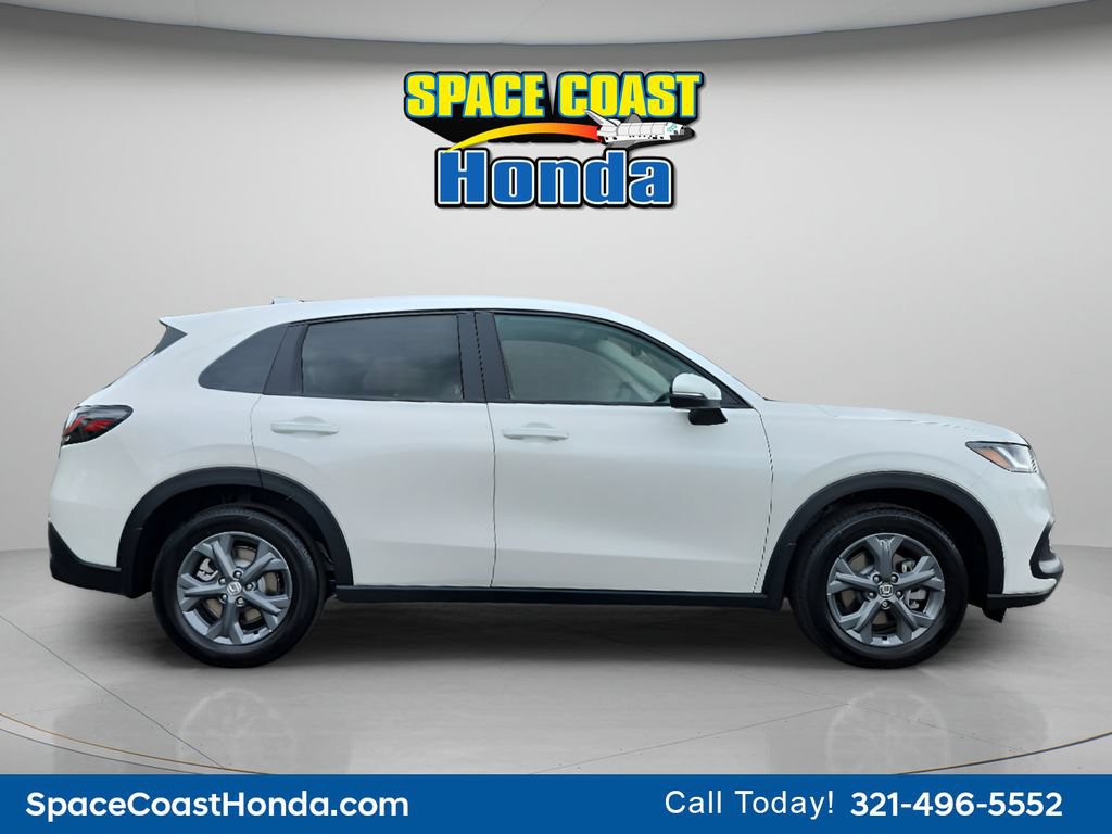 New 2026 Honda HR-V LX image 2