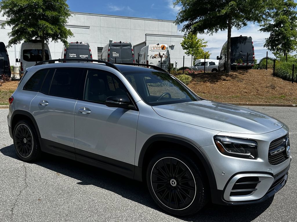 Used 2025 Mercedes-Benz GLB 250 image 2