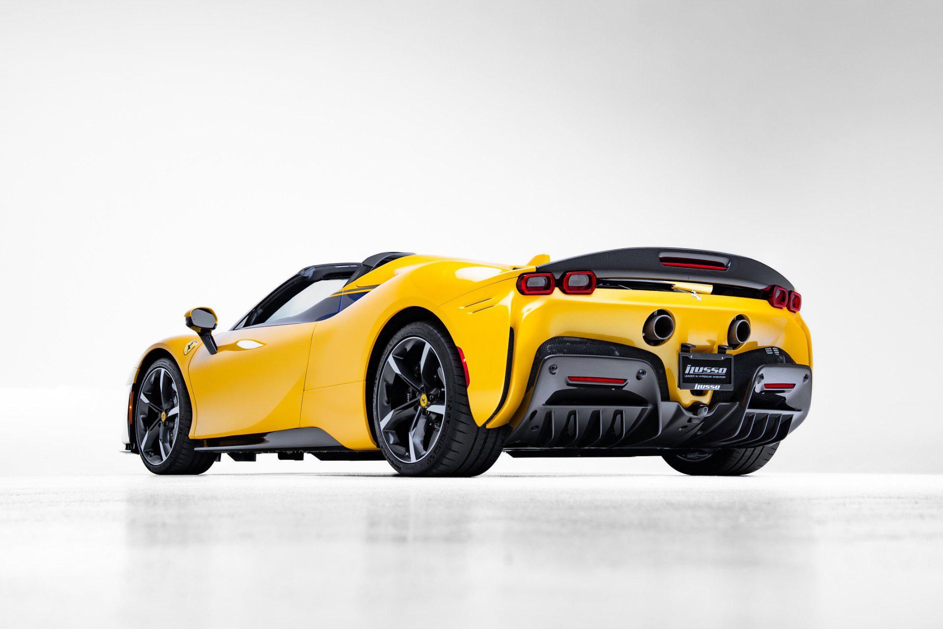 Used 2023 Ferrari SF90 Spider AWD/4WD image 36
