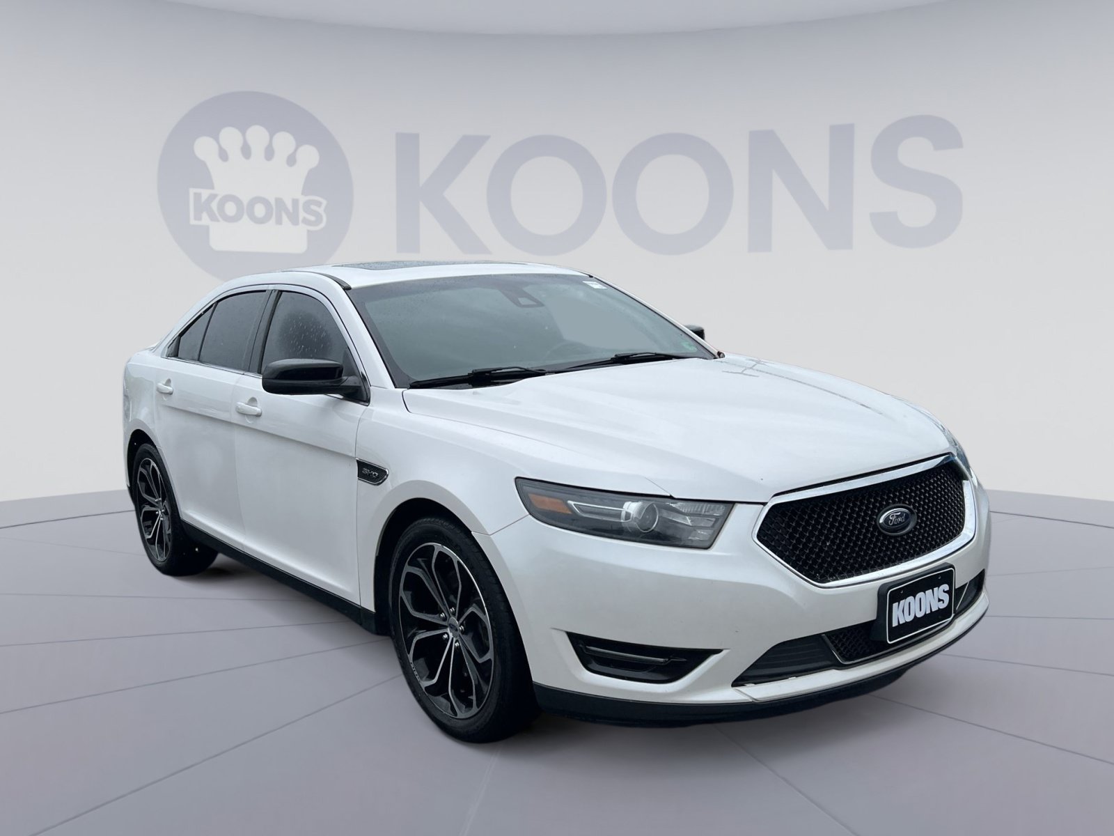 Used 2018 Ford Taurus SHO AWD/4WD image 18