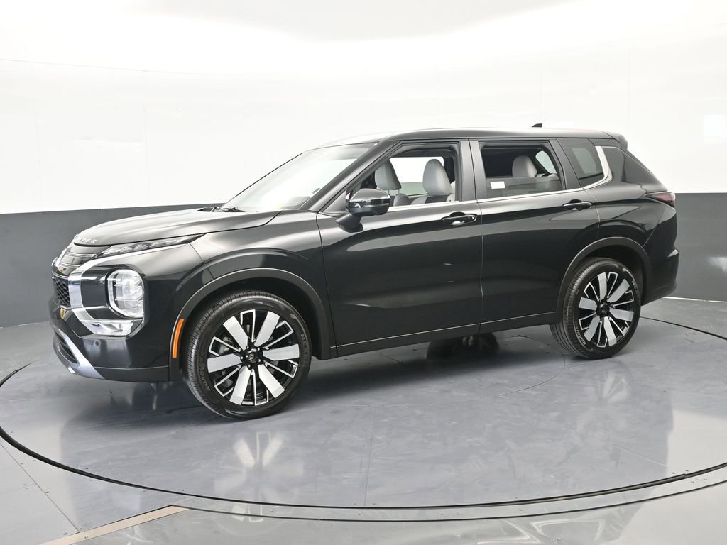 New 2026 Mitsubishi Outlander SE FWD image 2