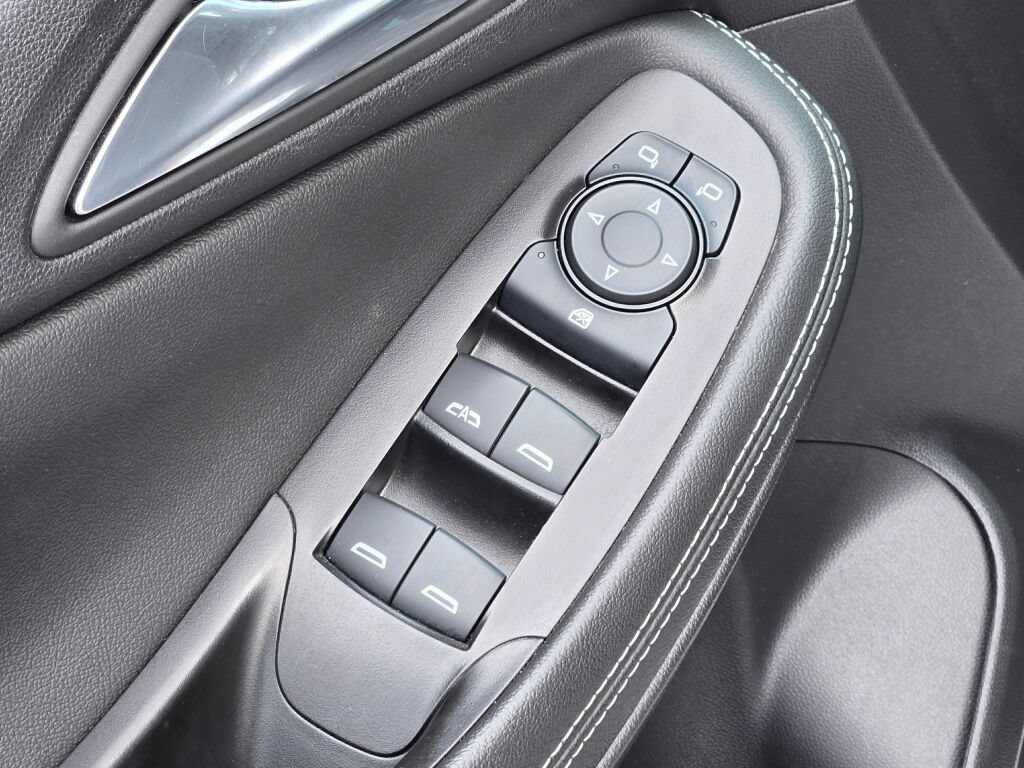 Certified 2025 Buick Encore GX Preferred FWD image 21
