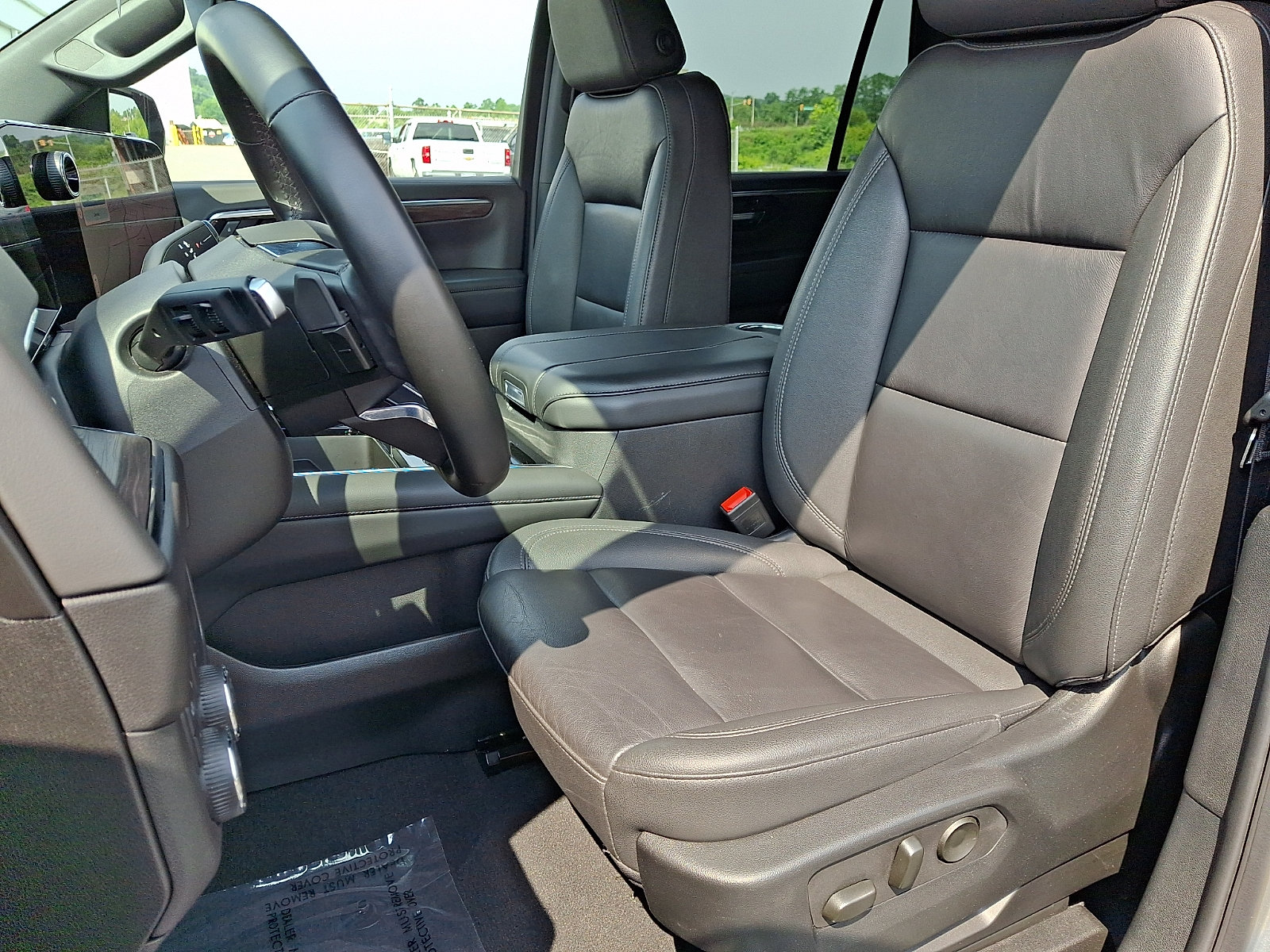 Certified 2025 Chevrolet Tahoe LT AWD/4WD image 15