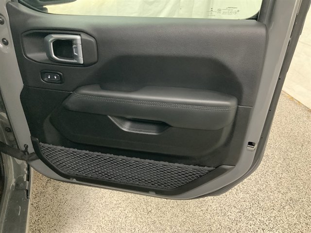 Used 2023 Jeep Wrangler Altitude image 22