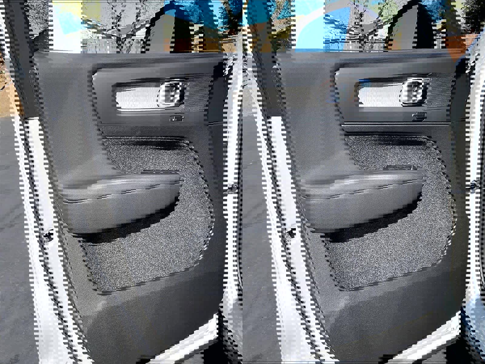 New 2026 Volvo XC40 B5 Plus w/ Protection Package Premier image 24