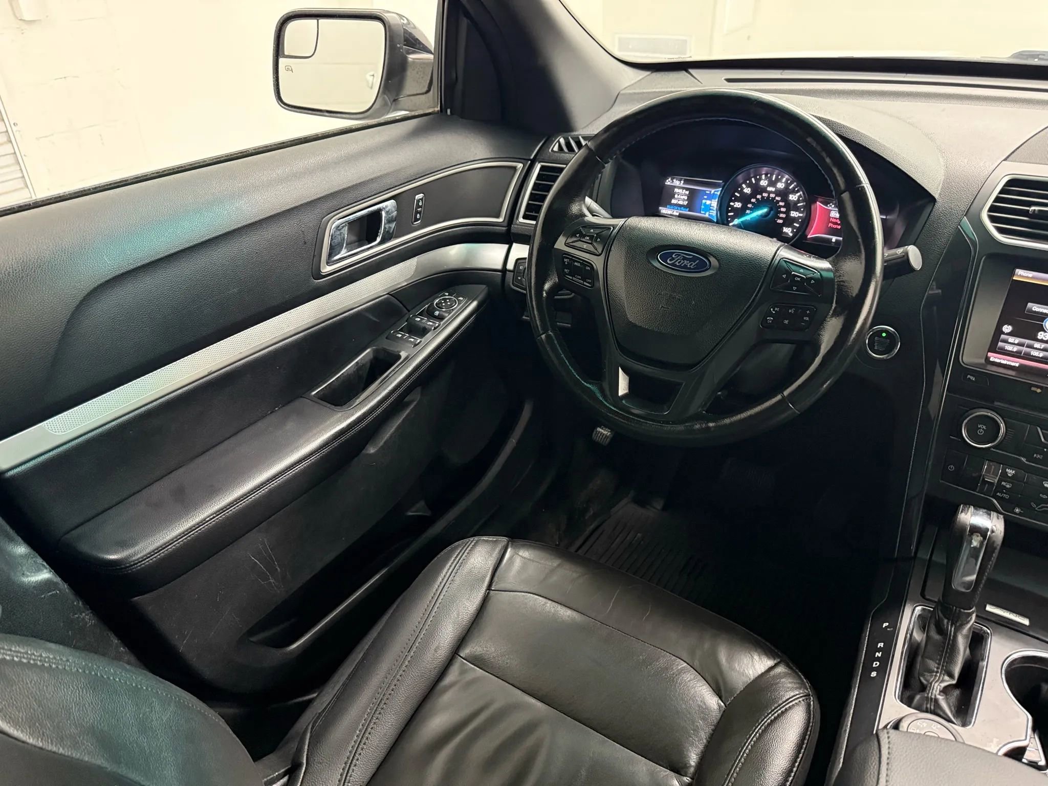 Used 2016 Ford Explorer XLT w/ Equipment Group 202A image 23