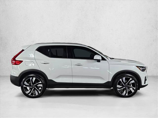 Used 2024 Volvo XC40 B5 Ultimate w/ Protection Package Premier AWD/4WD image 4