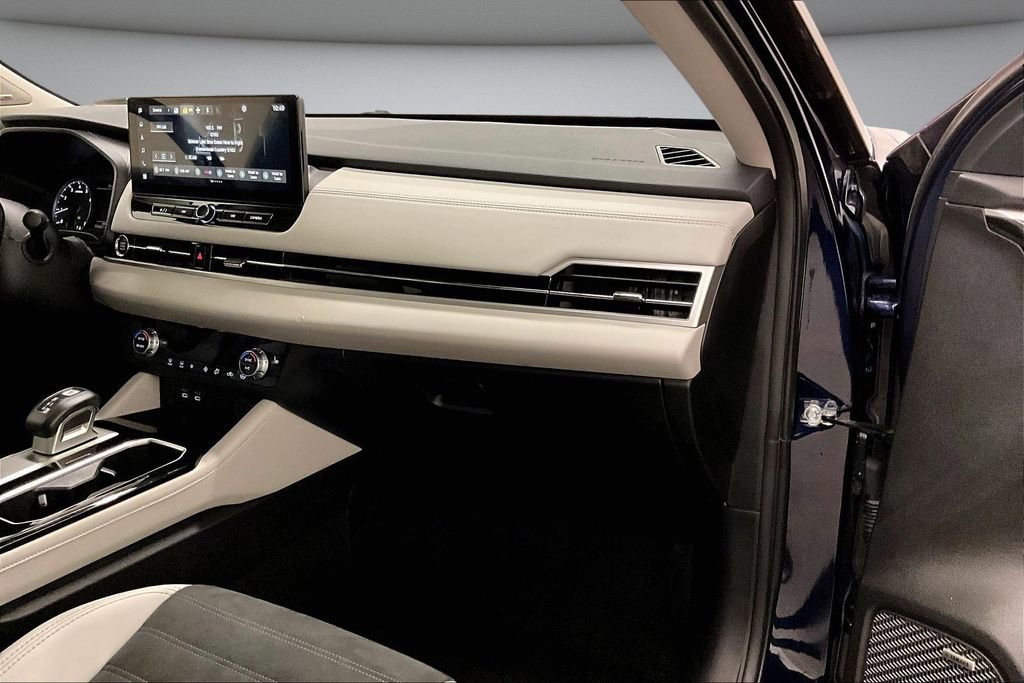 Used 2025 Mitsubishi Outlander SE AWD/4WD image 27
