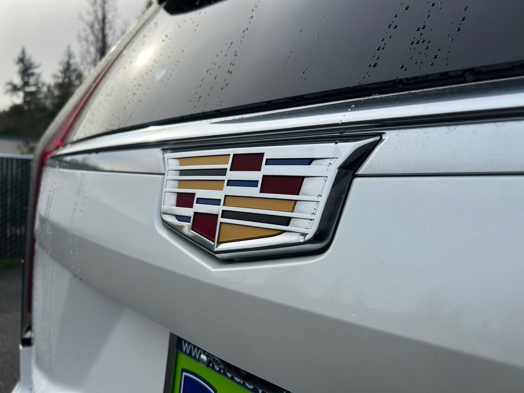 Used 2024 Cadillac Escalade Premium Luxury image 32