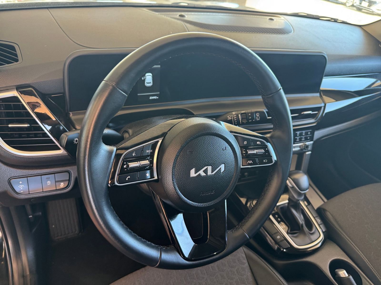 Used 2025 Kia Seltos S FWD image 29