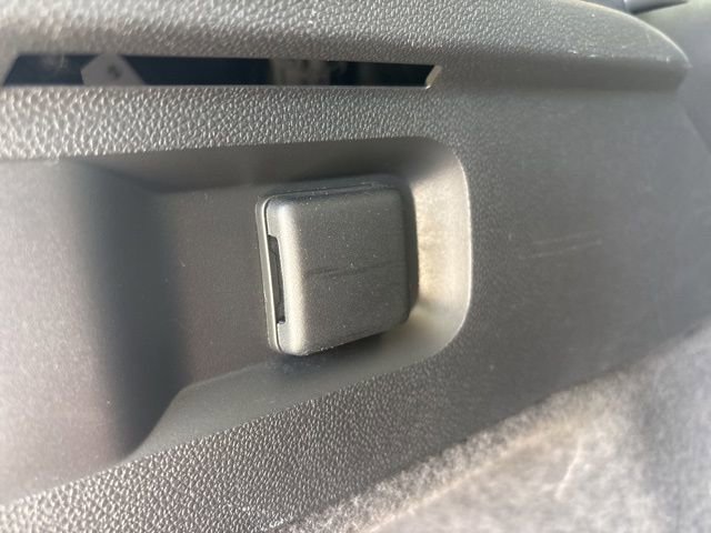 Used 2023 Buick Envision Essence image 34