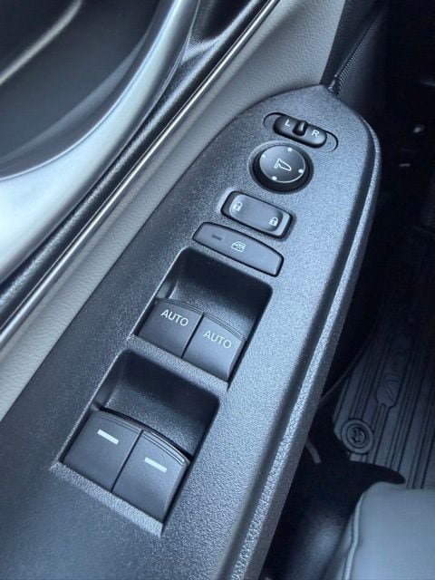 Used 2018 Honda CR-V EX-L image 18