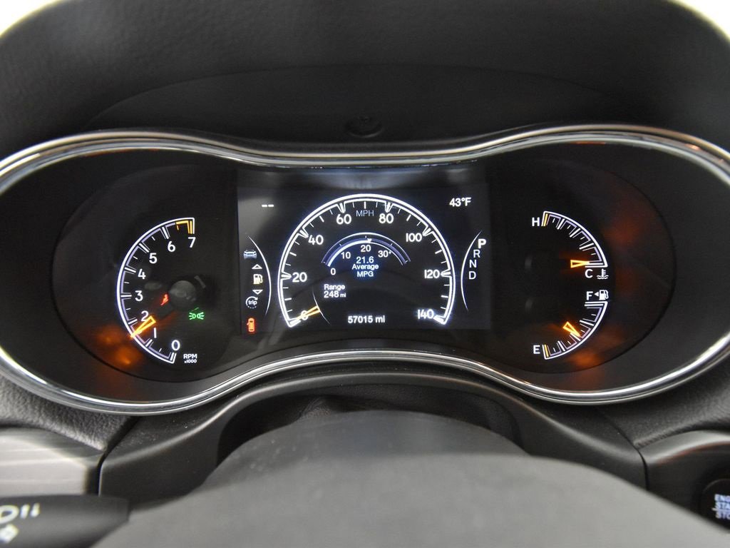 Used 2021 Jeep Grand Cherokee Laredo image 9