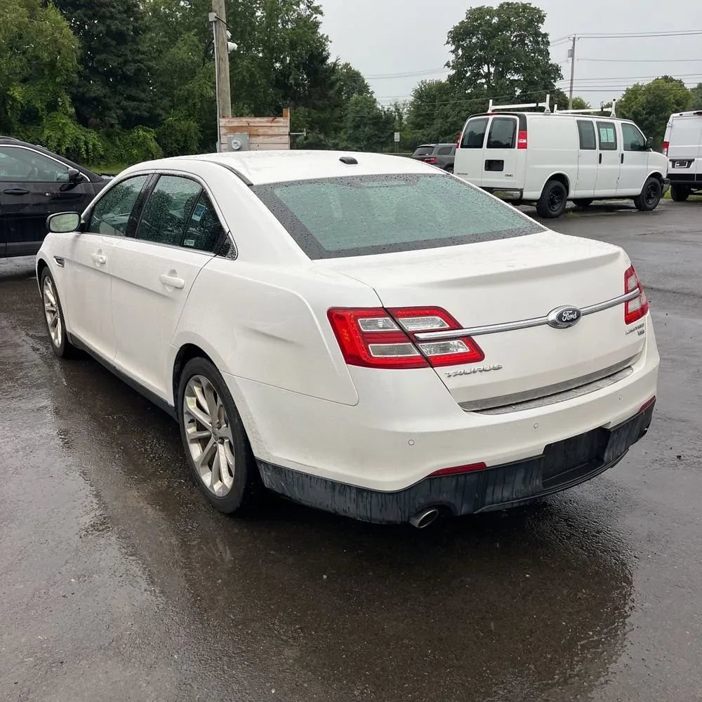 Used 2013 Ford Taurus Limited AWD/4WD image 5