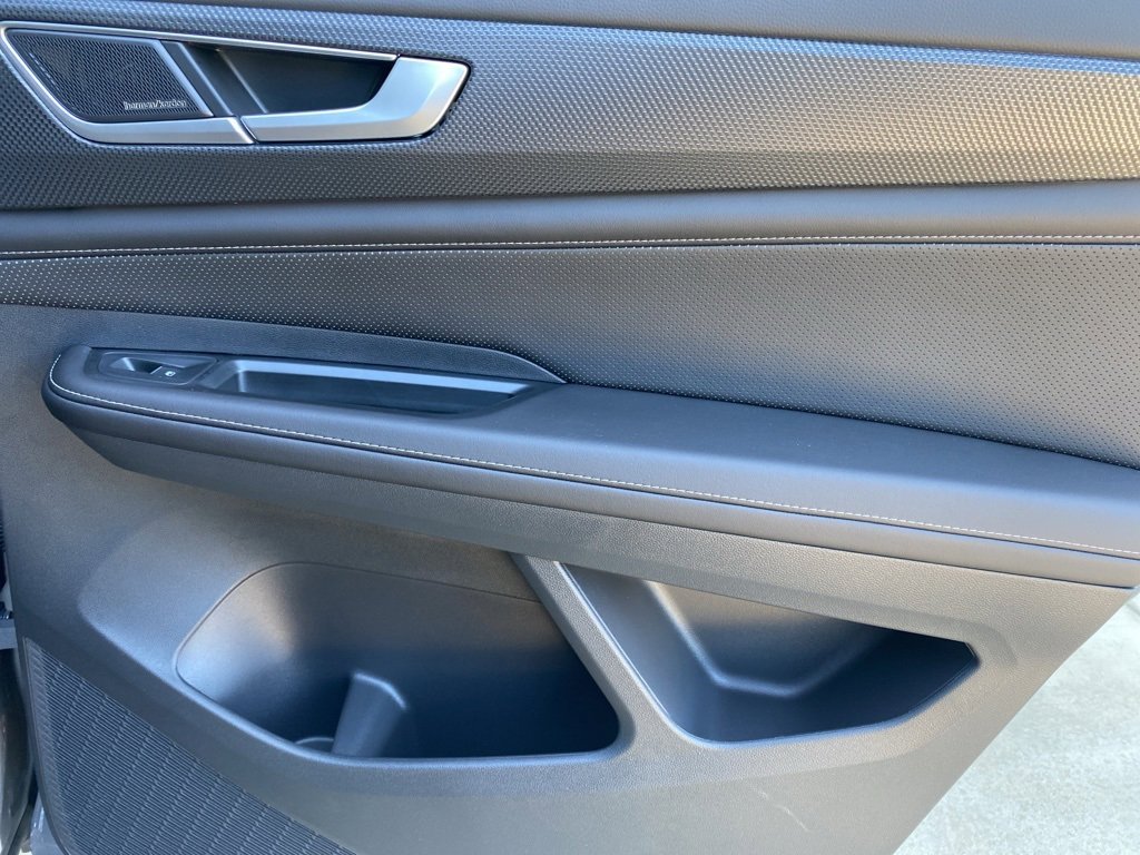 New 2025 Volkswagen Atlas Cross Sport SEL Premium R-Line image 28