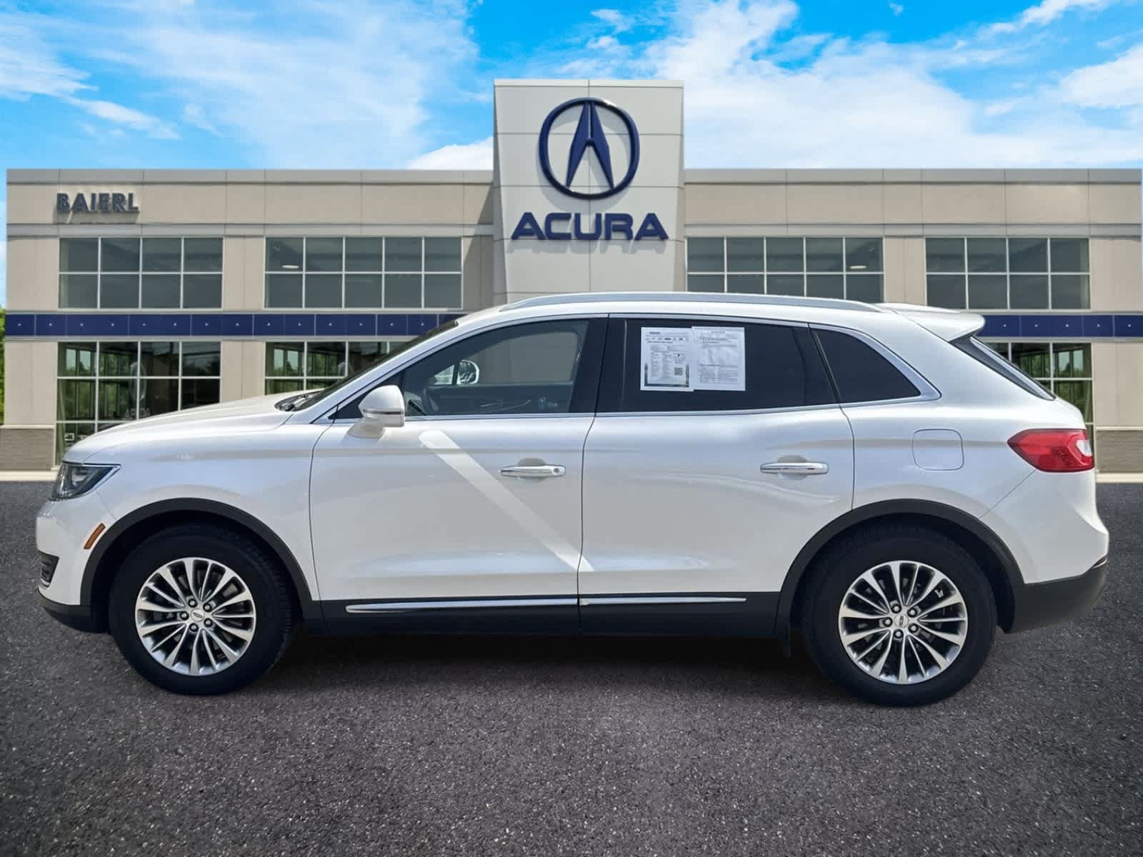 Used 2016 Lincoln MKX Select w/ Select Plus Package FWD image 2