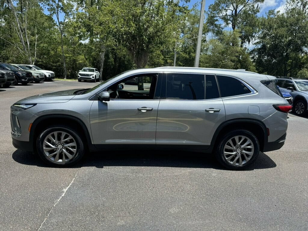 Used 2026 Buick Enclave Preferred FWD image 2