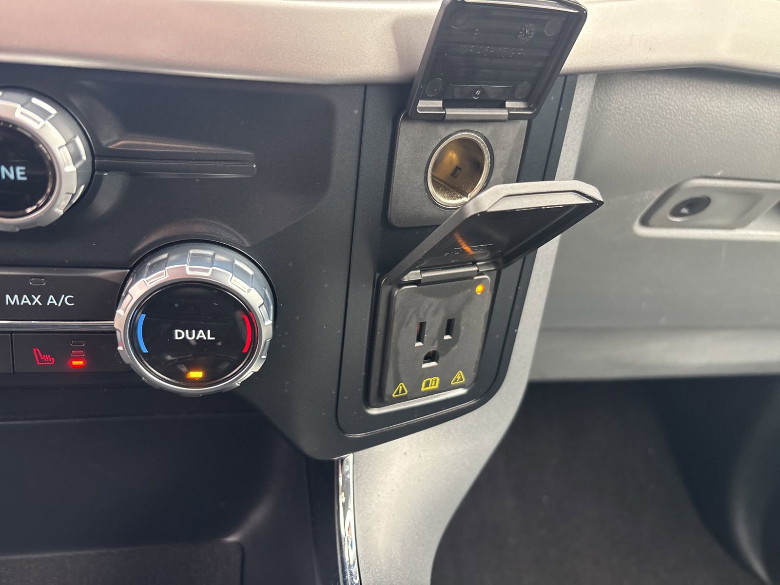 Certified 2022 Ford F150 XLT w/ Equipment Group 302A High image 28