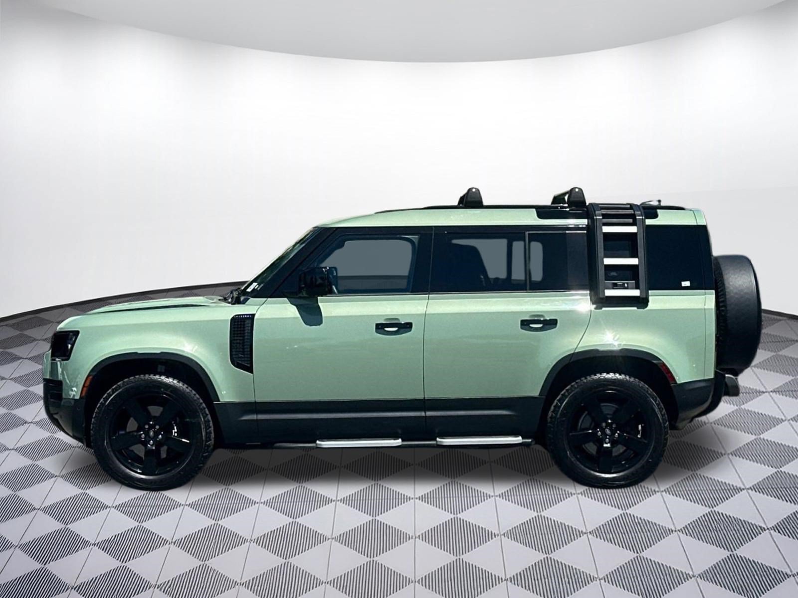 Used 2023 Land Rover Defender 110 75th Limited Edition AWD/4WD image 2